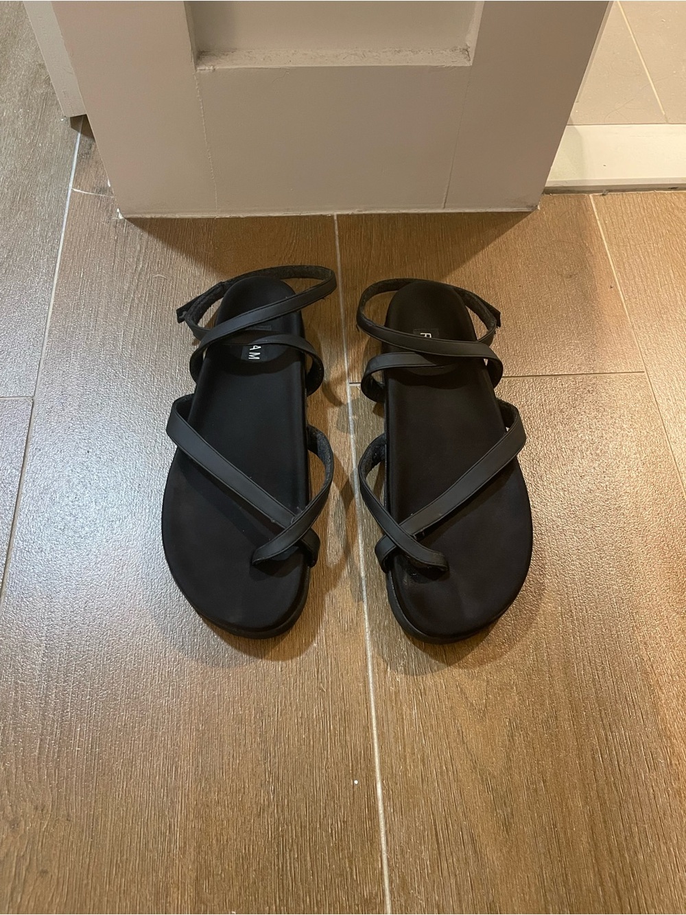 ROAM Black Crisscross Strappy Sandal